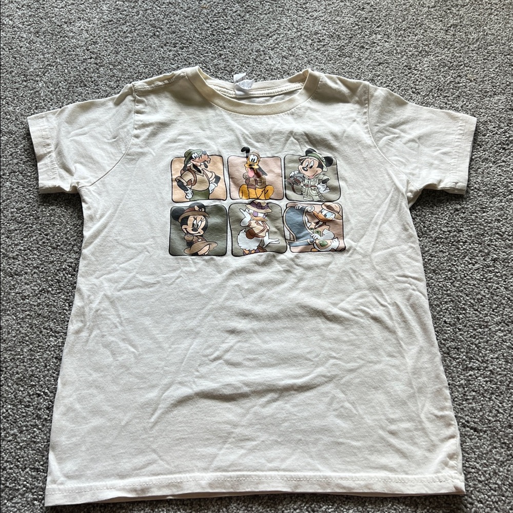 Disney Mickey Mouse & Friends Safari Theme Graphic Tshirt Animal Kingdom